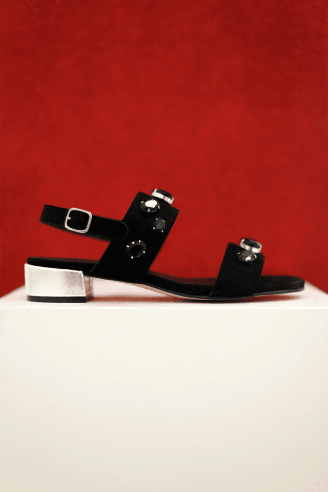 zapatos de rebajas krack para mujer sandalias planas negras con tacon plateado y pedreria