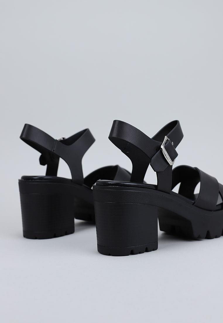 zapatos-de-mujer-mustang-negro