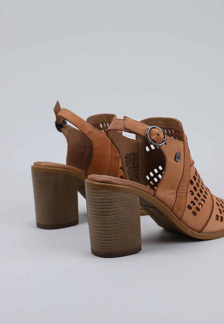zapatos-de-mujer-carmela-camel