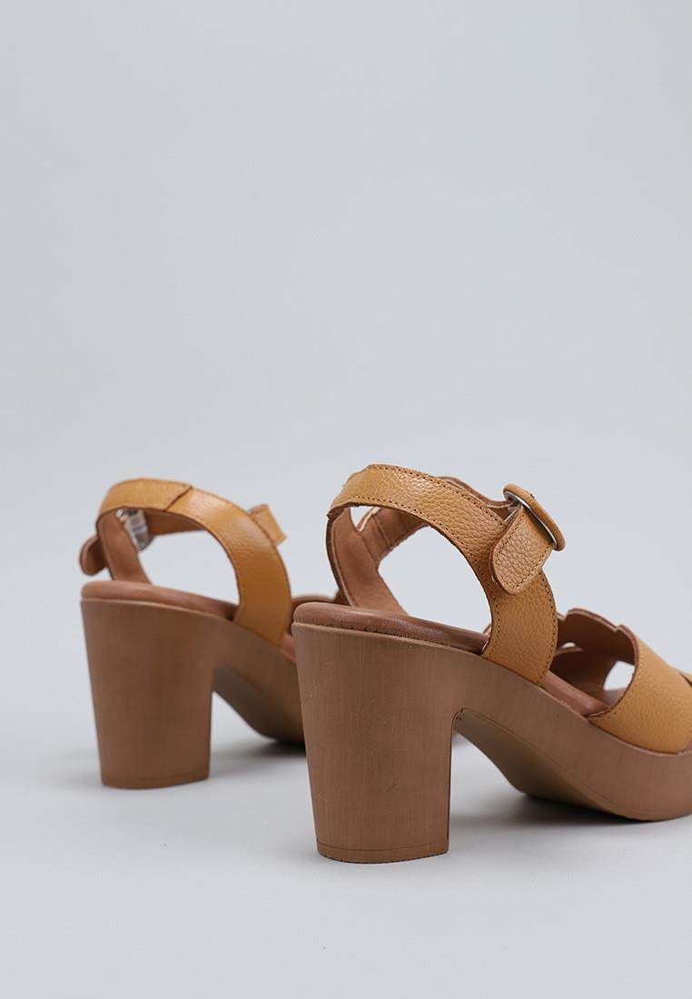 zapatos-de-mujer-sandra-fontán-camel